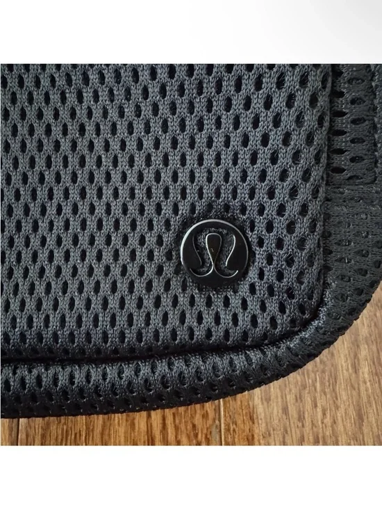 lululemon athletica Black Mesh Belt Bag - Minimalist Waist Pack - Picture 5 of 5